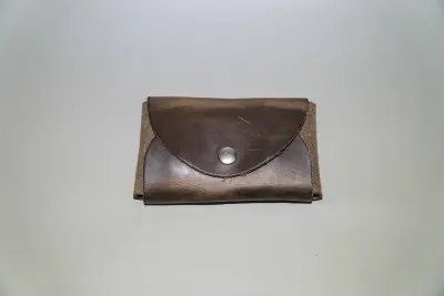 The closed travel razor case